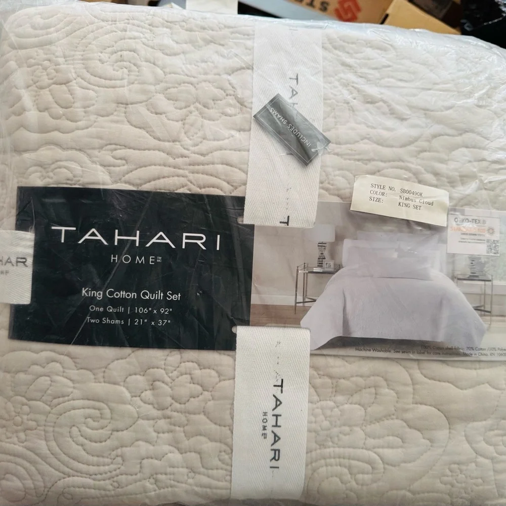 🎉LAST PIECE🎉TAHARI HOME Embroidered Floral Quilt Set‎
